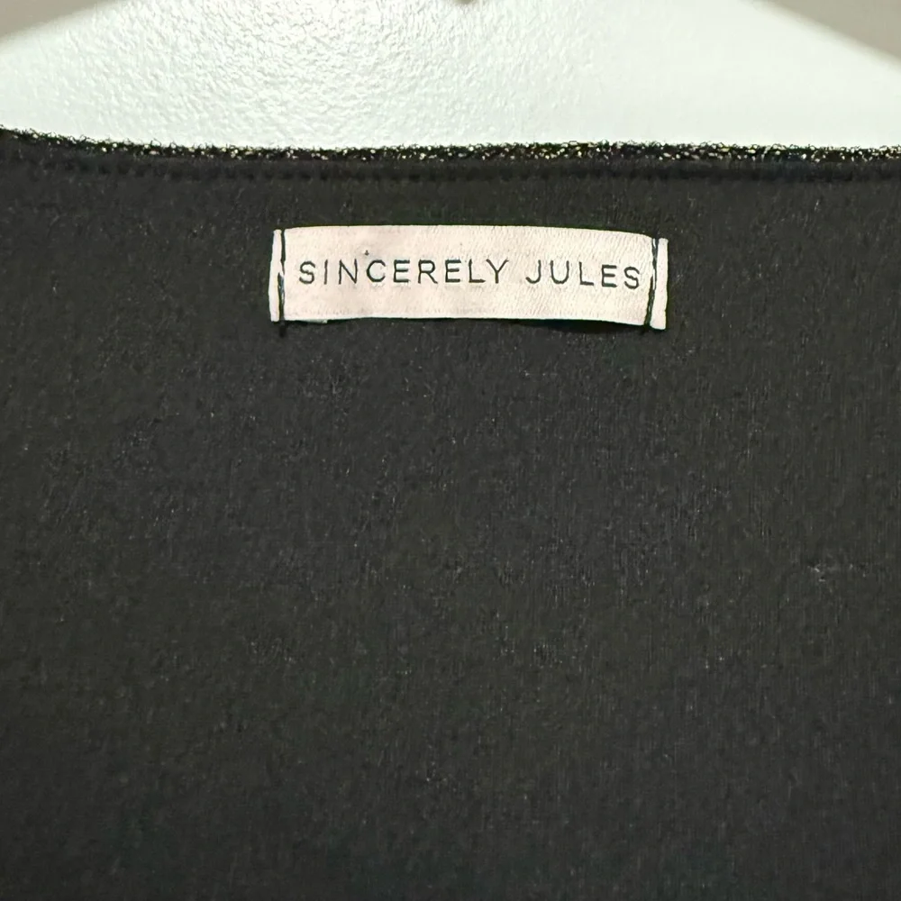 Sincerely Jules Top Shimmering Long Sleeve Blouse Medium NWT - Picture 4 of 7